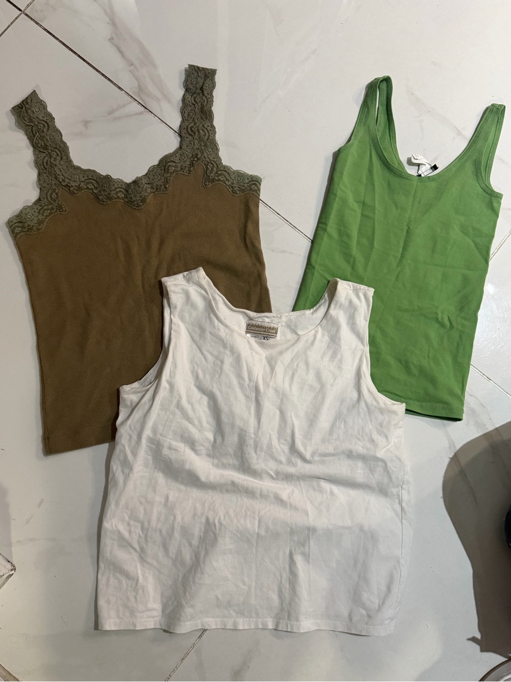 Tank top bundle set of 3- Sleeveless Basic